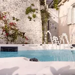 Miri, Heritage Superior With Swimming Pool