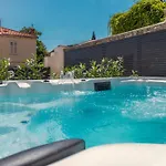 Miri, Heritage Superior With Swimming Pool דירה דוברובניק
