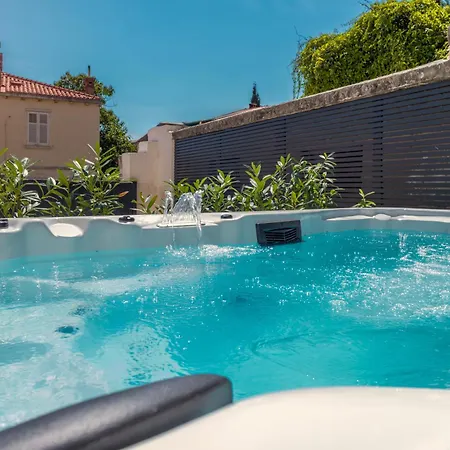 Miri, Heritage Superior With Swimming Pool Appartement Dubrovnik