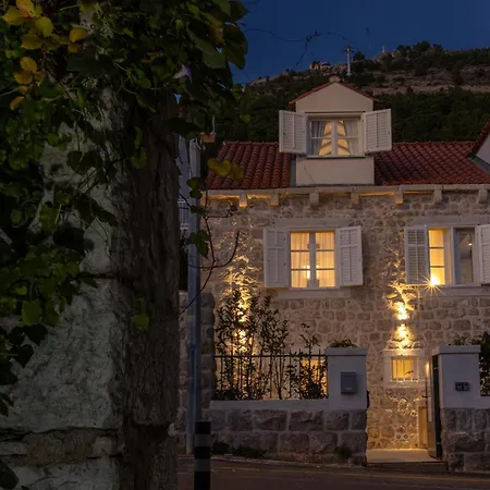 Miri, Heritage Superior With Swimming Pool Dubrovnik