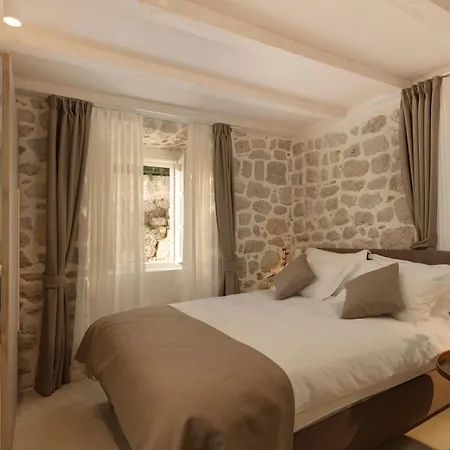 Apartmán Miri, Heritage Superior With Swimming Pool *