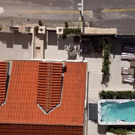 Miri, Heritage Superior With Swimming Pool