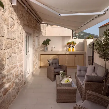 Miri, Heritage Superior With Swimming Pool Dubrovník