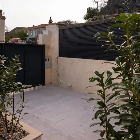 Miri, Heritage Superior With Swimming Pool Appartement