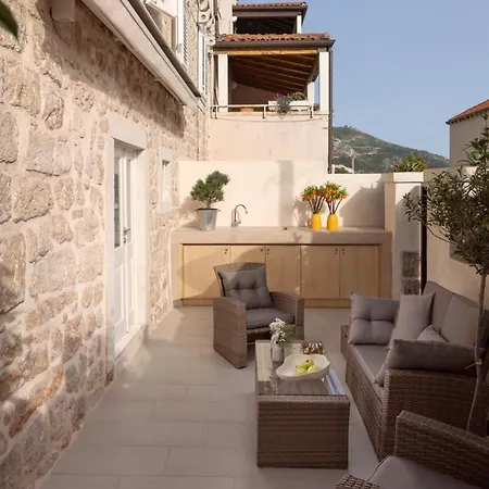 Apartmán Miri, Heritage Superior With Swimming Pool *