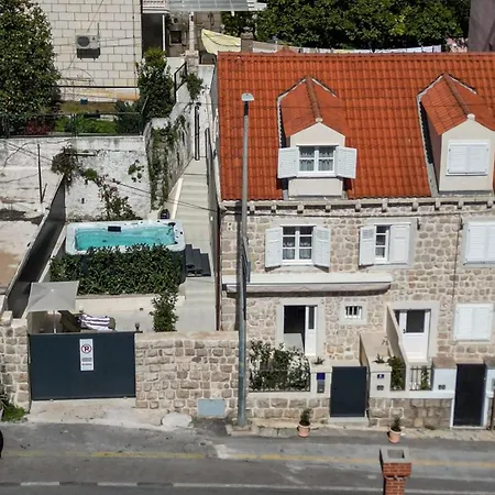Apartmán Miri, Heritage Superior With Swimming Pool