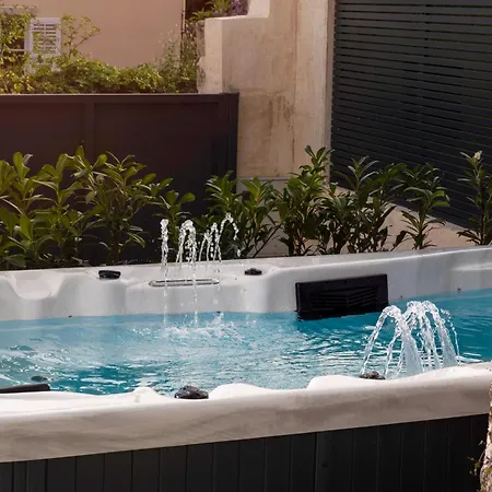 Miri, Heritage Superior With Swimming Pool