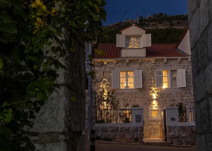 Miri, Heritage Superior With Swimming Pool دوبروفينك