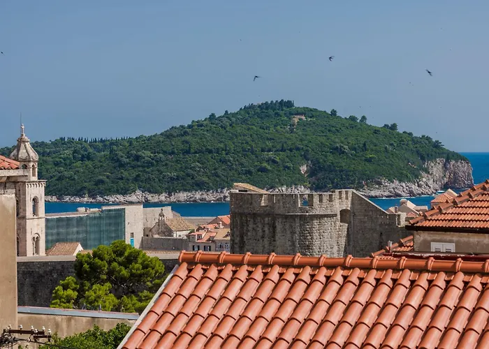 Miri, Heritage Superior With Swimming Pool