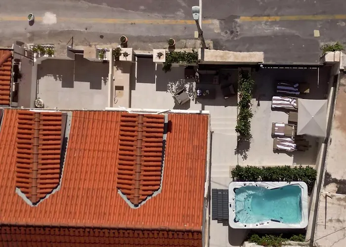 Miri, Heritage Superior With Swimming Pool