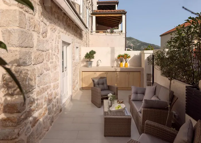 Апартаменты Miri, Heritage Superior With Swimming Pool *