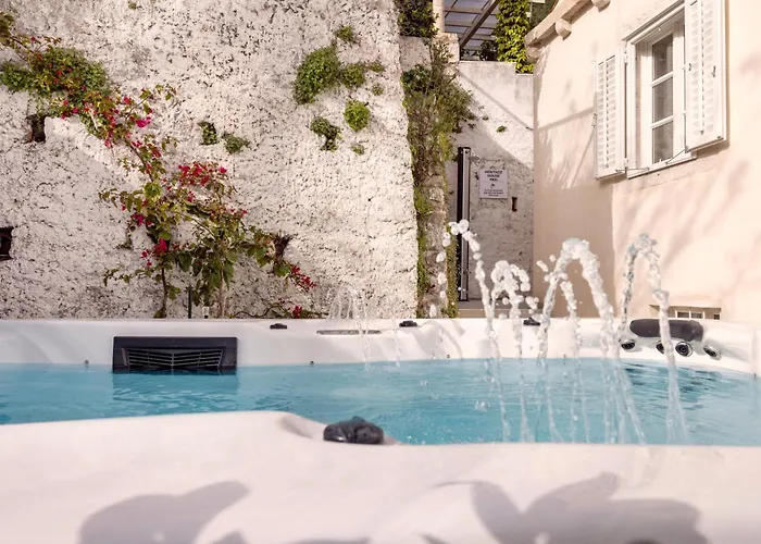 Miri, Heritage Superior With Swimming Pool