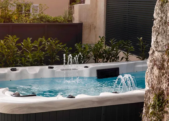 Miri, Heritage Superior With Swimming Pool