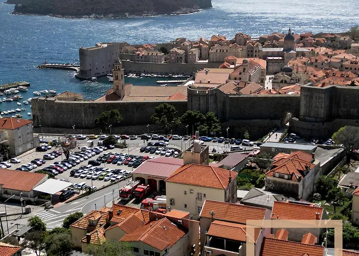 شقة Miri, Heritage Superior With Swimming Pool دوبروفينك