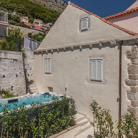 Miri, Heritage Superior With Swimming Pool *