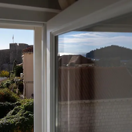 Miri, Heritage Superior With Swimming Pool Дубровник