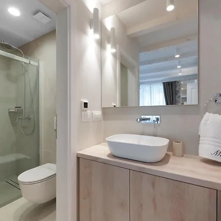 Miri, Heritage Superior With Swimming Pool Дубровник