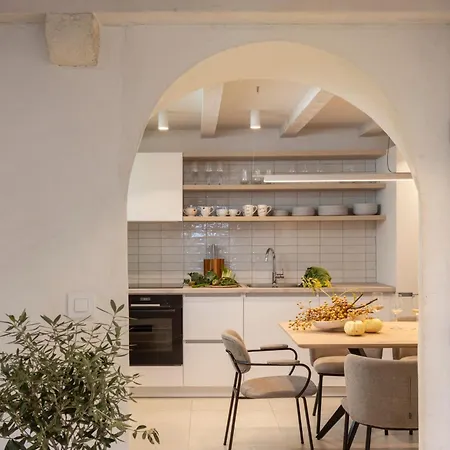 Appartement Miri, Heritage Superior With Swimming Pool *