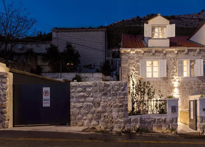 Miri, Heritage Superior With Swimming Pool 公寓 杜布罗夫尼克